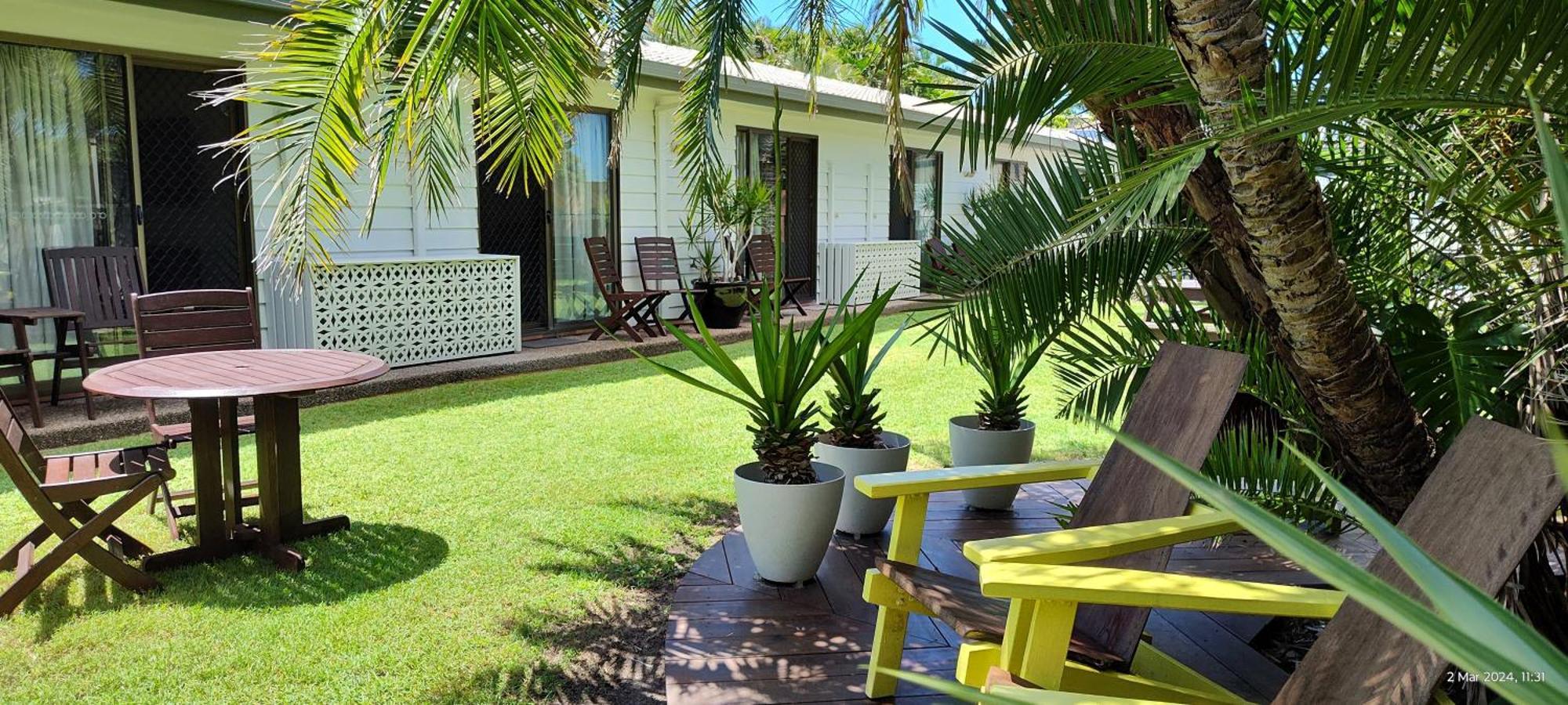 Pacific Palms Motor Inn Marcoola Exteriör bild